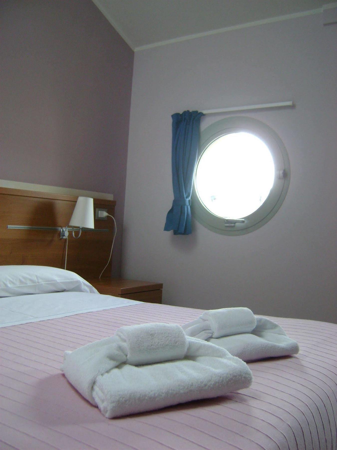 Meuble Abatjour Hotel *